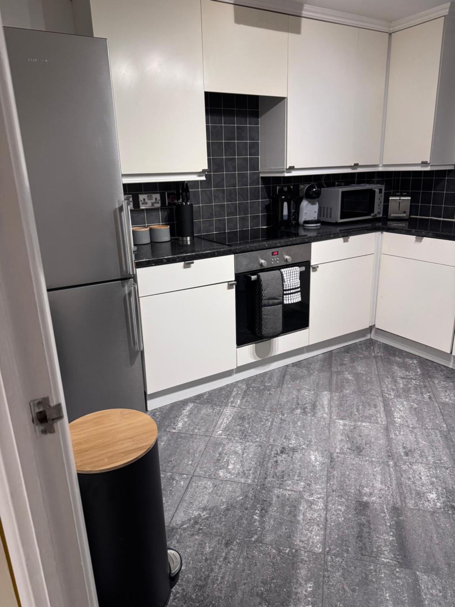 Hogwarts Apartment Abbots Langley Ngoại thất bức ảnh